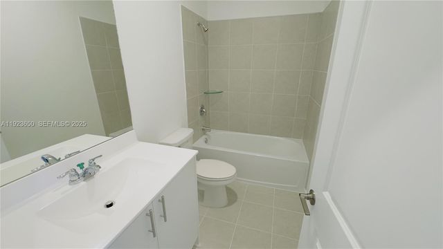 2755 SE 25th Ave, Homestead, FL 33035