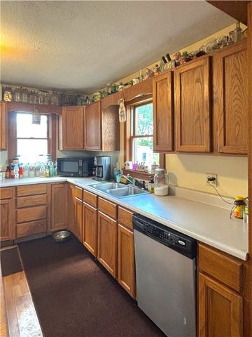4217 Hillsville Rd, Pulaski Twp, PA 16143