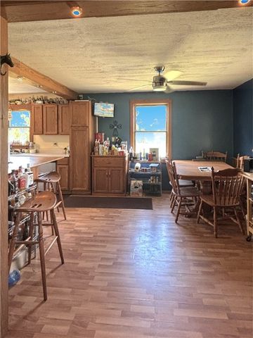 4217 Hillsville Rd, Pulaski Twp, PA 16143