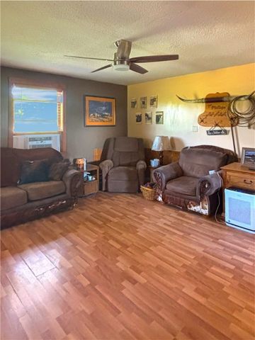 4217 Hillsville Rd, Pulaski Twp, PA 16143