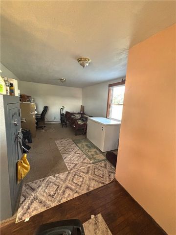 4217 Hillsville Rd, Pulaski Twp, PA 16143