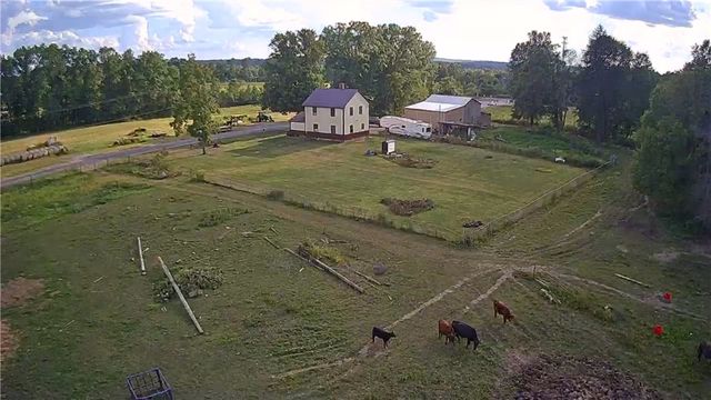 4217 Hillsville Rd, Pulaski Twp, PA 16143