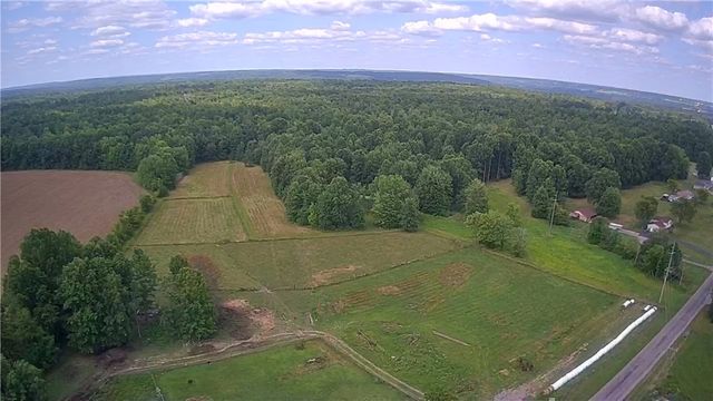 4217 Hillsville Rd, Pulaski Twp, PA 16143