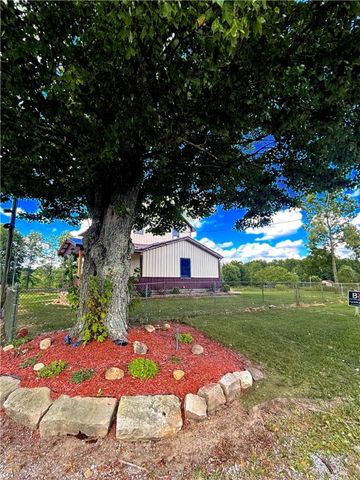 4217 Hillsville Rd, Pulaski Twp, PA 16143