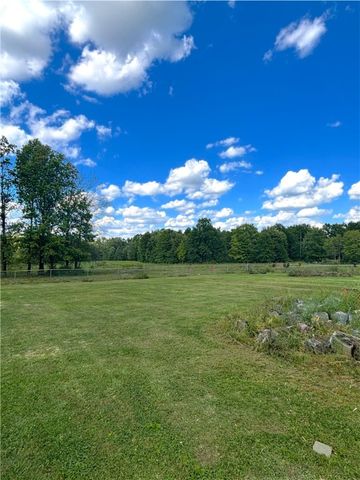 4217 Hillsville Rd, Pulaski Twp, PA 16143