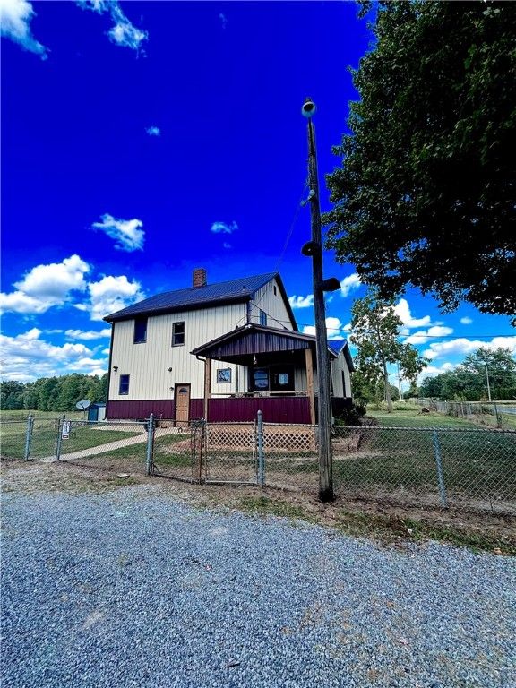 4217 Hillsville Rd, Pulaski Twp, PA 16143