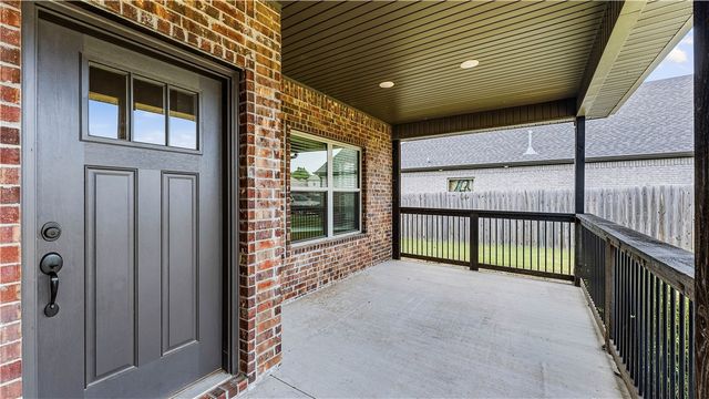 1413 Reagan Avenue, Gentry, AR 72734