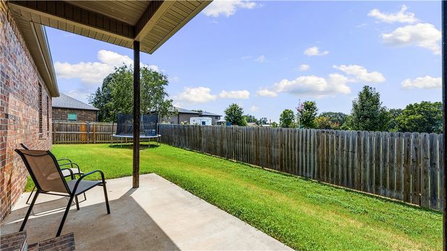 1413 Reagan Avenue, Gentry, AR 72734