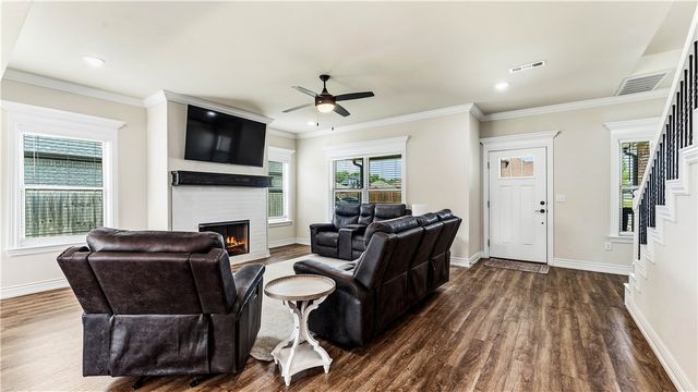 1413 Reagan Avenue, Gentry, AR 72734