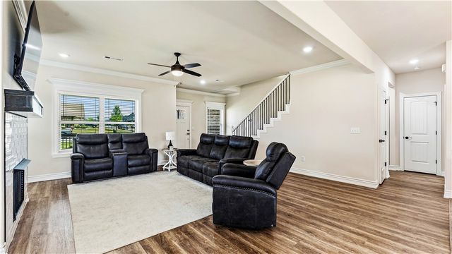 1413 Reagan Avenue, Gentry, AR 72734