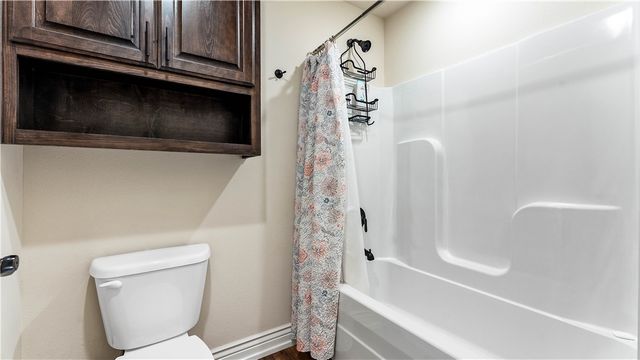 1413 Reagan Avenue, Gentry, AR 72734