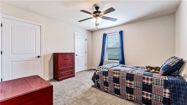 1413 Reagan Avenue, Gentry, AR 72734