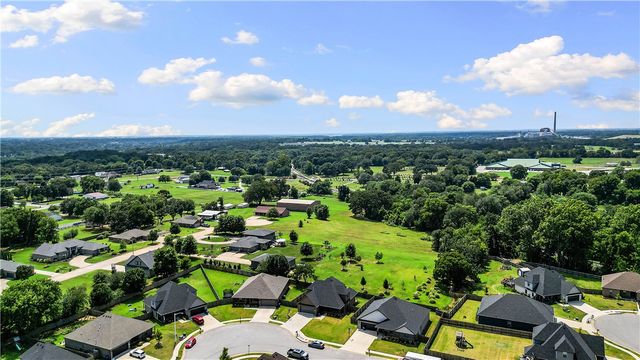 1413 Reagan Avenue, Gentry, AR 72734