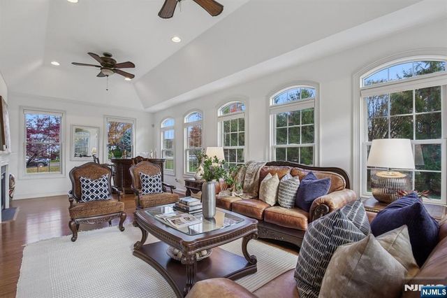 8 Arbor Road, North Caldwell, NJ 07006