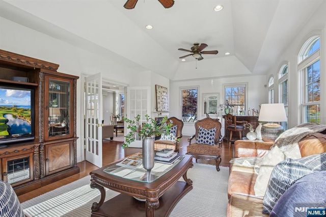 8 Arbor Road, North Caldwell, NJ 07006