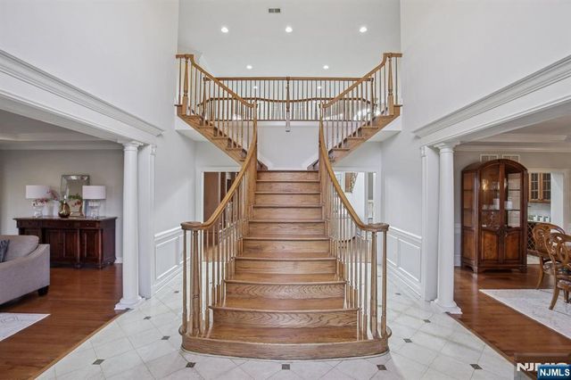 8 Arbor Road, North Caldwell, NJ 07006