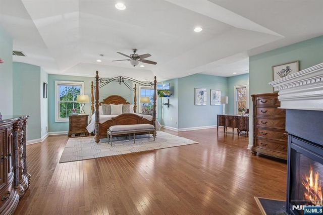 8 Arbor Road, North Caldwell, NJ 07006