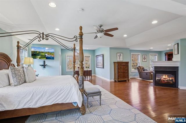 8 Arbor Road, North Caldwell, NJ 07006