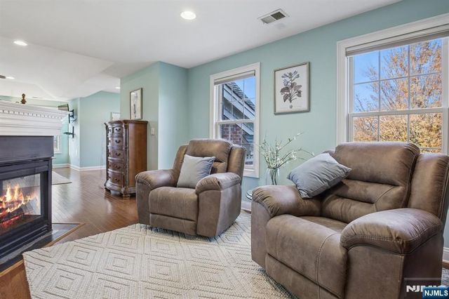 8 Arbor Road, North Caldwell, NJ 07006