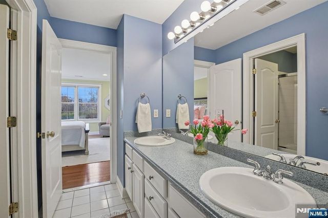 8 Arbor Road, North Caldwell, NJ 07006