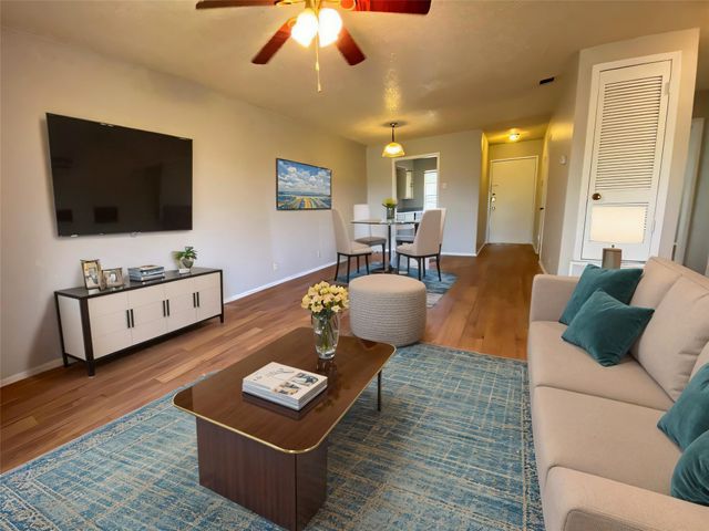 11200 Renel DR A, Austin, TX 78758