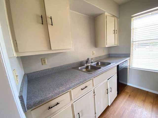 11200 Renel DR A, Austin, TX 78758