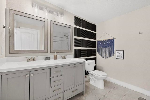 812 Centre Street, Dallas, TX 75208