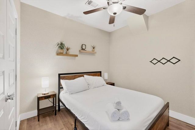 812 Centre Street, Dallas, TX 75208