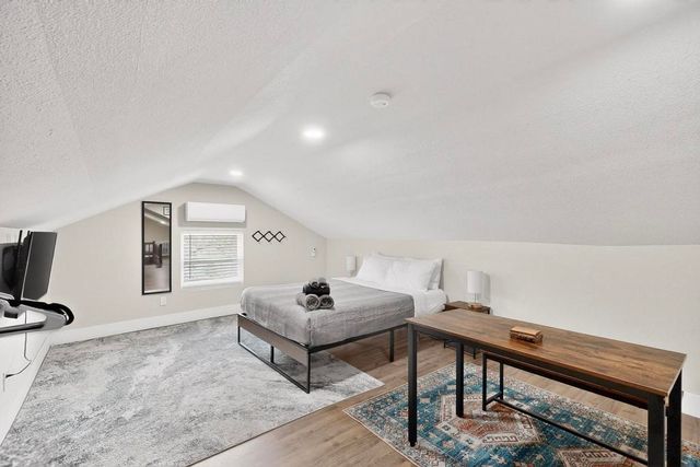 812 Centre Street, Dallas, TX 75208