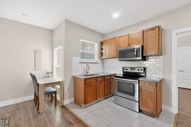 812 Centre Street, Dallas, TX 75208