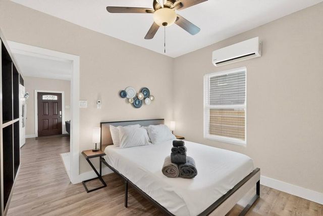 812 Centre Street, Dallas, TX 75208