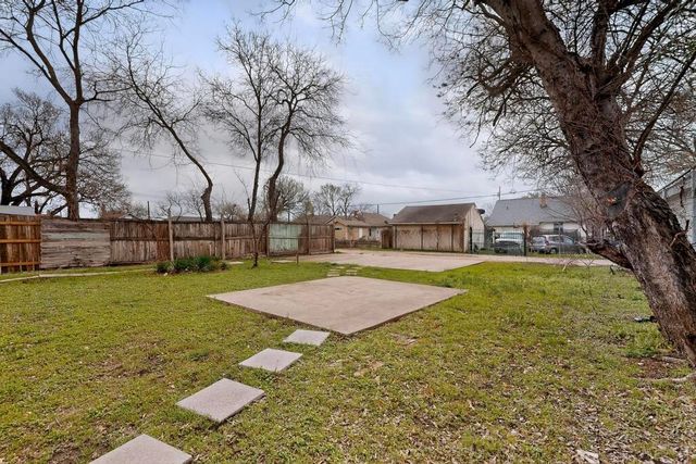 812 Centre Street, Dallas, TX 75208