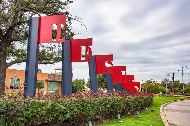 812 Centre Street, Dallas, TX 75208