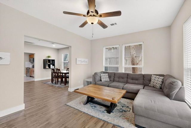 812 Centre Street, Dallas, TX 75208