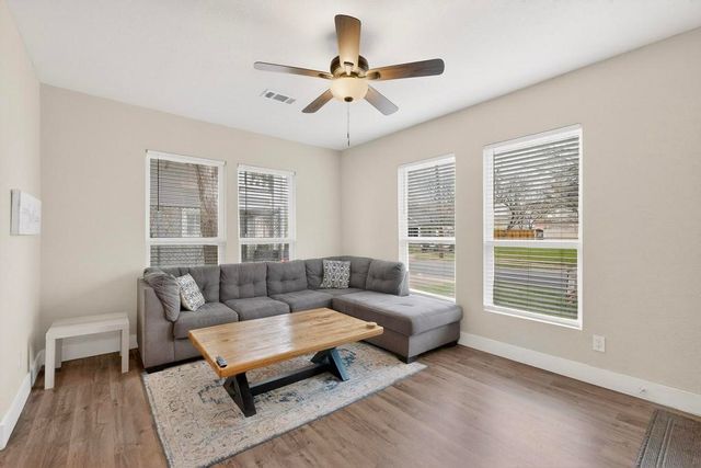 812 Centre Street, Dallas, TX 75208