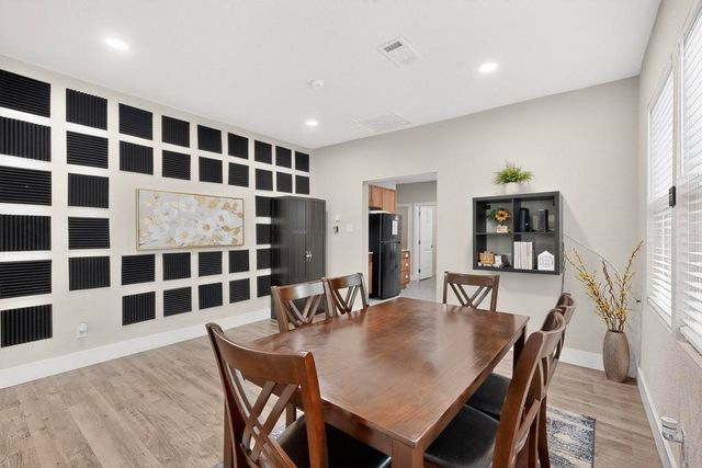 812 Centre Street, Dallas, TX 75208