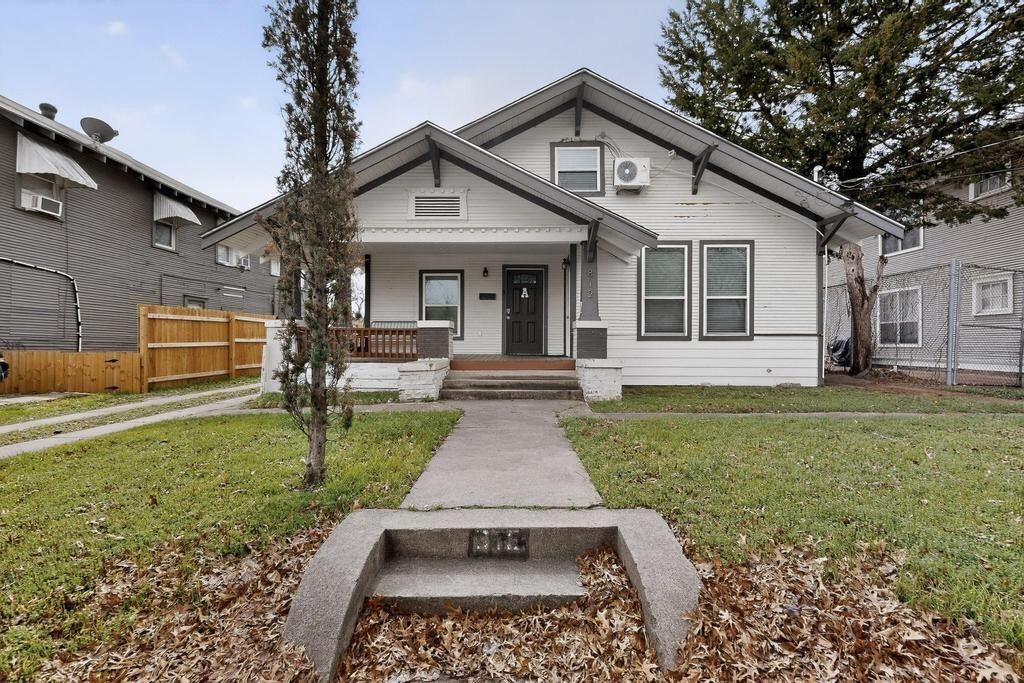 812 Centre Street, Dallas, TX 75208