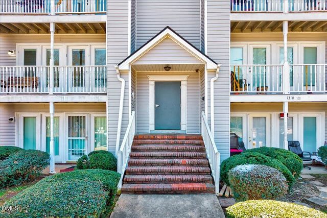 1310 Park Glen Drive 203, Raleigh, NC 27610