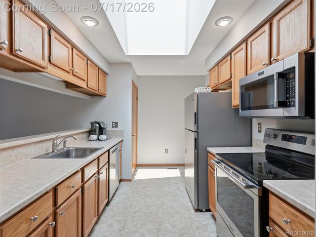 49139 Conway Court 25, Shelby Charter Township, MI 48315