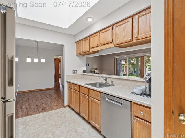 49139 Conway Court 25, Shelby Charter Township, MI 48315