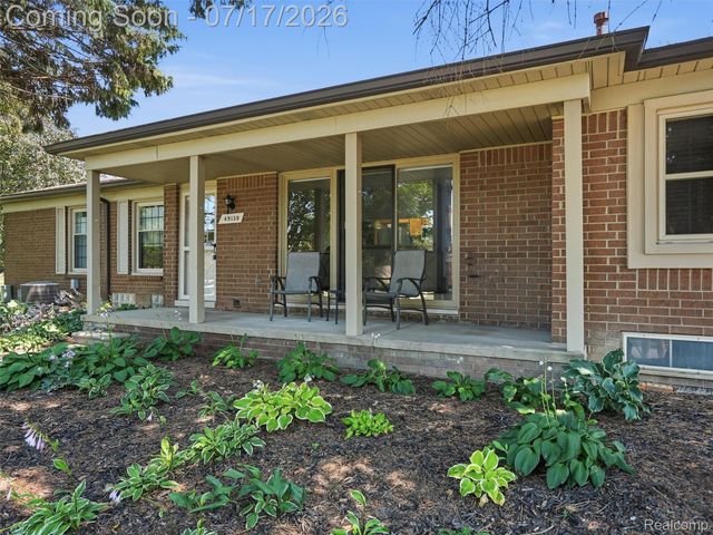 49139 Conway Court 25, Shelby Charter Township, MI 48315