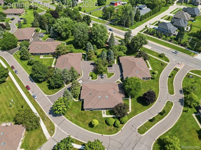 49139 Conway Court 25, Shelby Charter Township, MI 48315