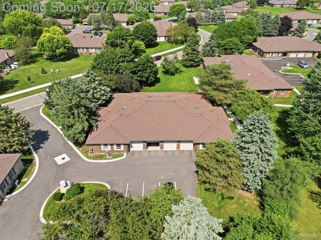 49139 Conway Court 25, Shelby Charter Township, MI 48315