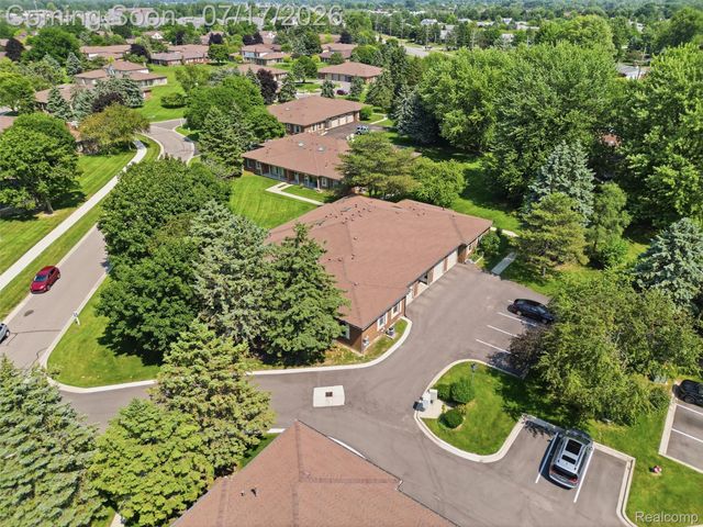 49139 Conway Court 25, Shelby Charter Township, MI 48315