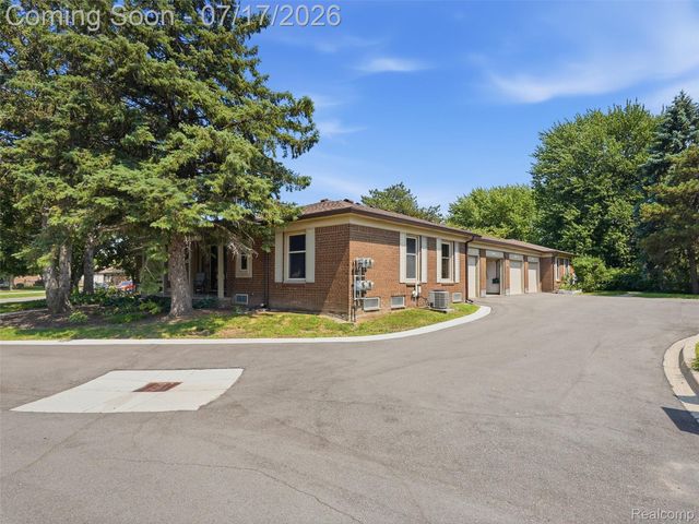 49139 Conway Court 25, Shelby Charter Township, MI 48315