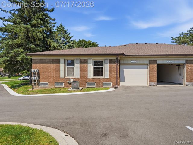 49139 Conway Court 25, Shelby Charter Township, MI 48315