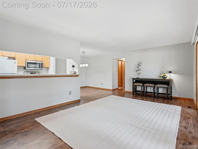 49139 Conway Court 25, Shelby Charter Township, MI 48315