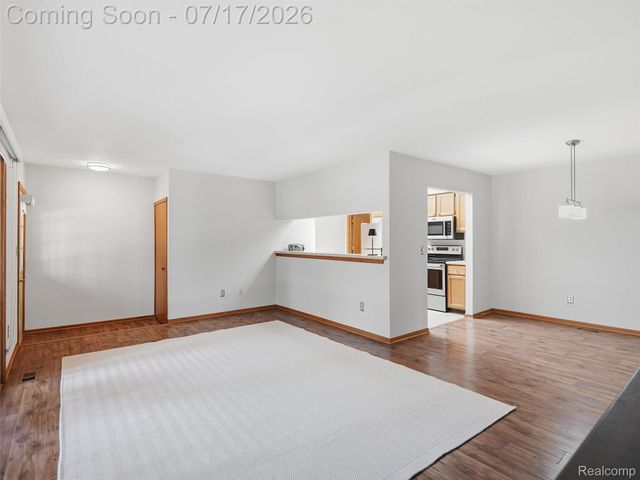 49139 Conway Court 25, Shelby Charter Township, MI 48315