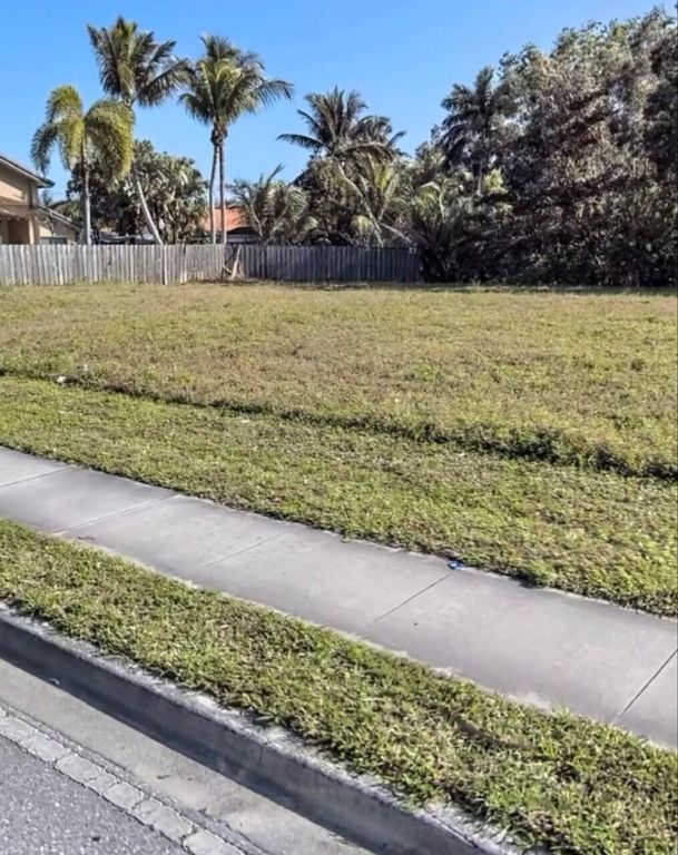 0000 Emilio Lane, Palm Springs, FL 33406