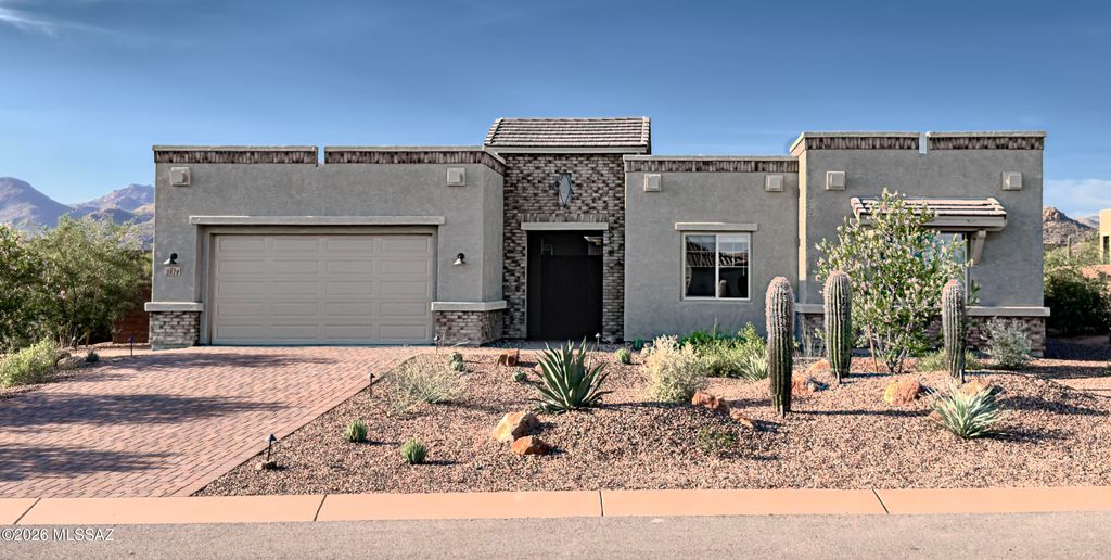 3870 W Sabrina Wash Place, Marana, AZ 85658